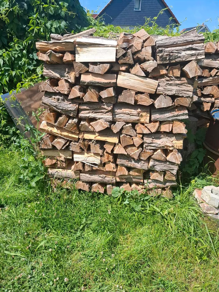 Brennholz Robinie 1 RM 500 kg Heizwert: ≥ 4,2 kWh/kg  Asche: ≤ 0,5% - Brennholz